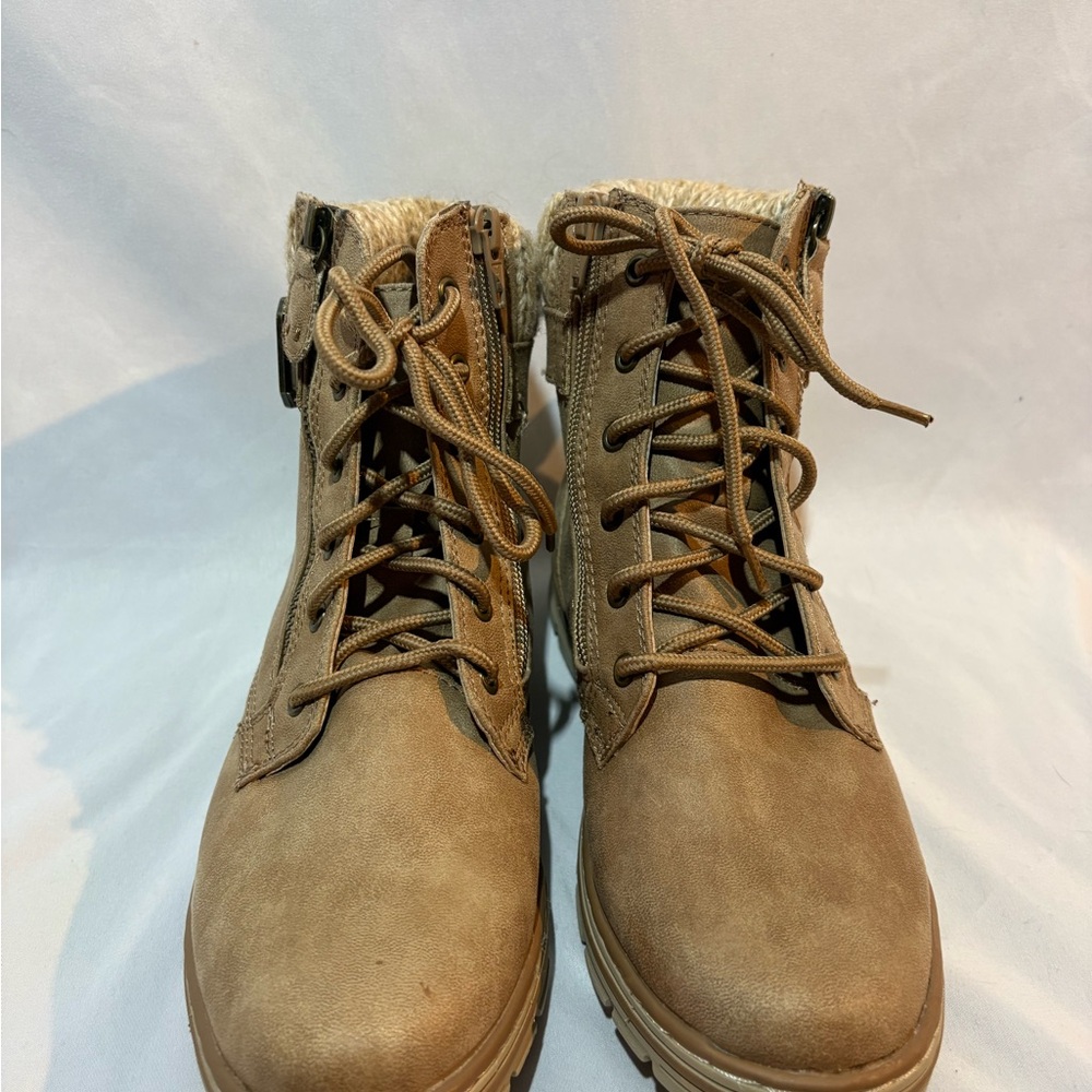 Cliffs by WHITE MOUNTAIN Tan Lace Up Boots